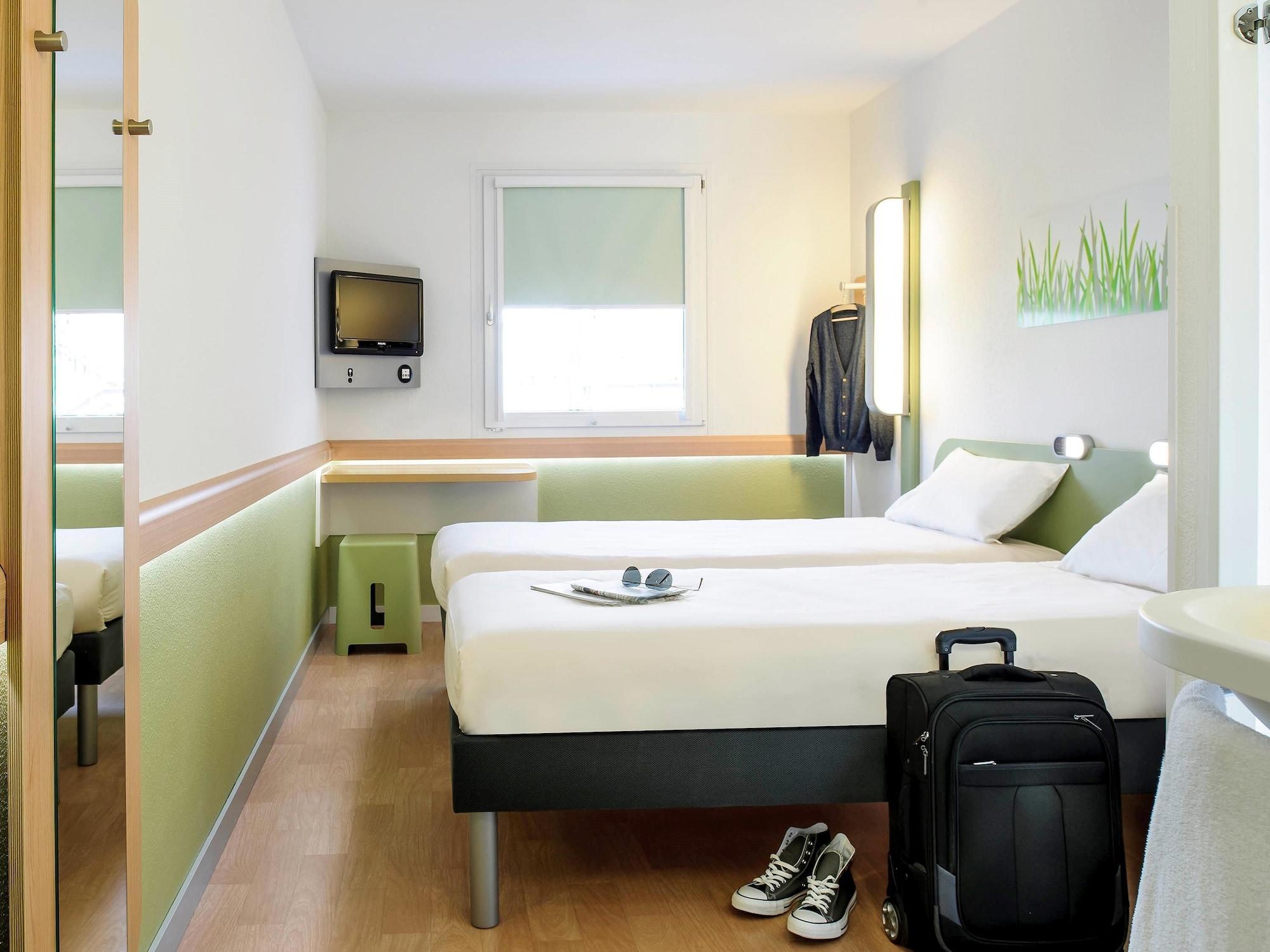 ibis budget Le Mans Centre Buitenkant foto