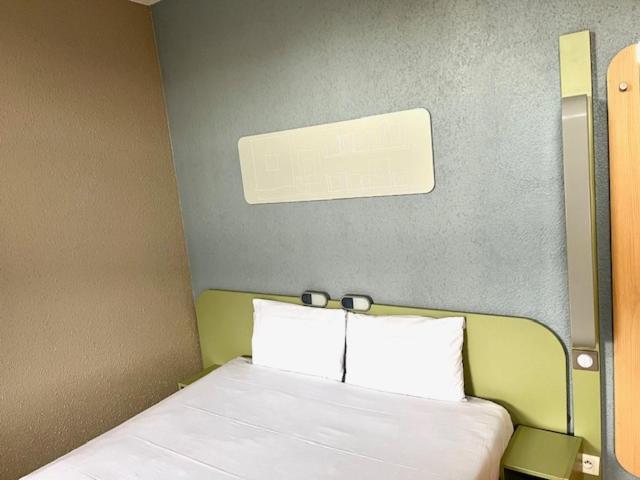 ibis budget Le Mans Centre Buitenkant foto